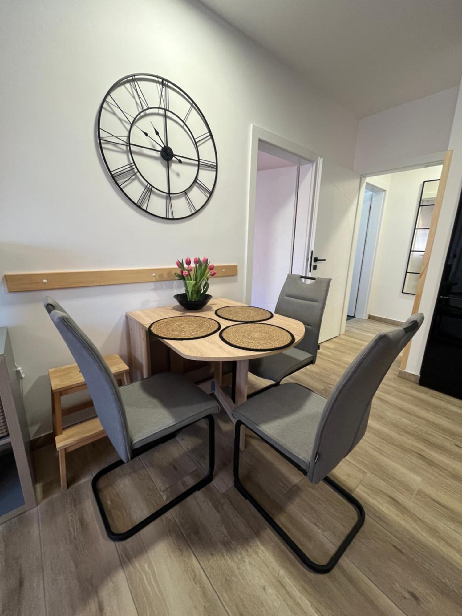 Apartman Sandra Nova Gradiska Esterno foto